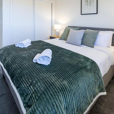 1 Bedroom 1 Bath, Executive Escape, Northlands Mall Christchurch Kültér fotó